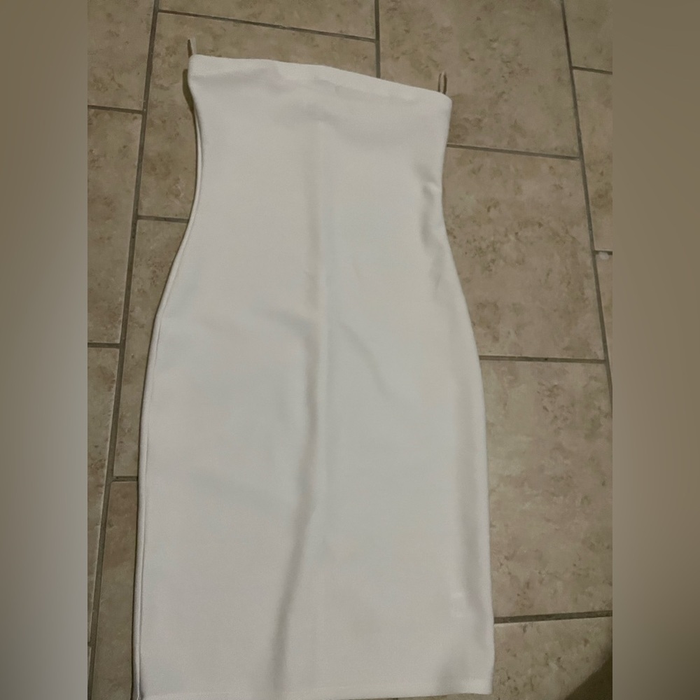 White bodycon dress